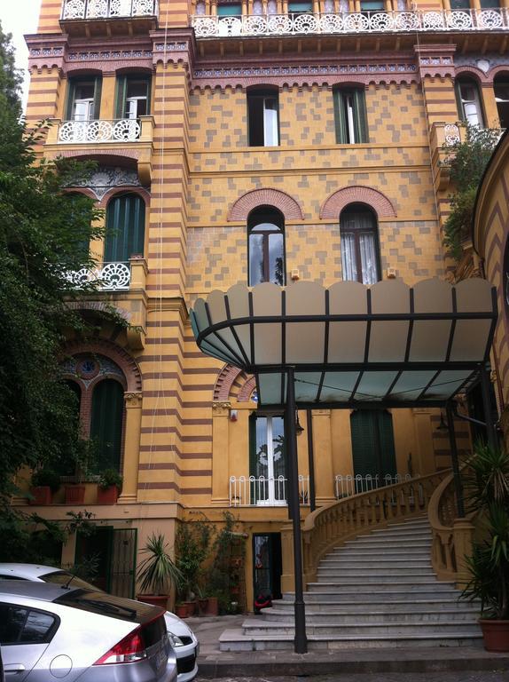 Casa Vacanze Amedeo Наполи Екстериор снимка