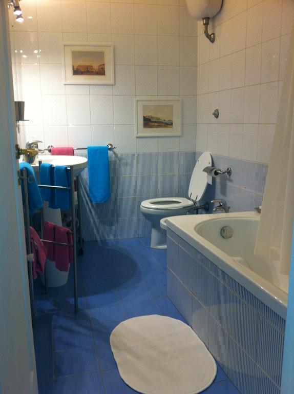 Casa Vacanze Amedeo Наполи Екстериор снимка