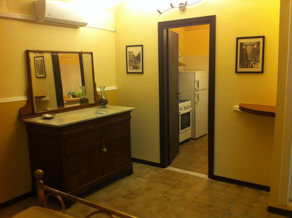 Casa Vacanze Amedeo Наполи Екстериор снимка